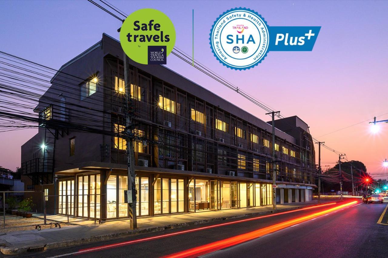 Grand Hotel Buriram Bagian luar foto